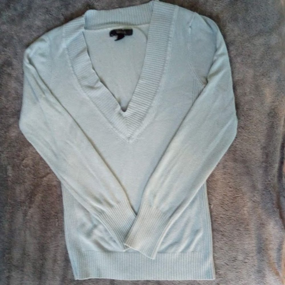 Free w/ the purchase of 2 or more items. - Picture 7 of 9